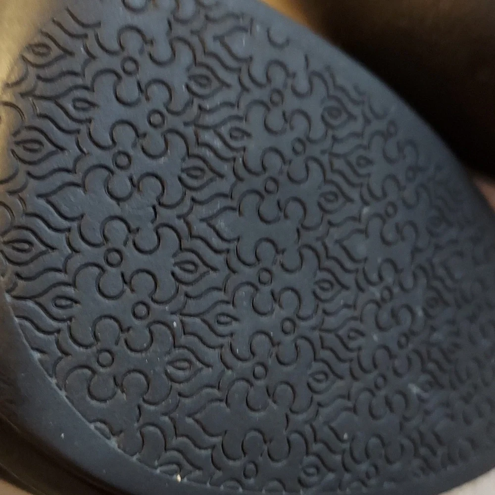 Shoes - Picture 7 of 7
